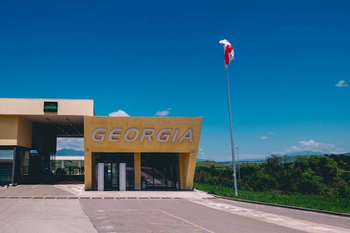 Gürcüstan sərhədlərini turistlər üçün açmağı təxirə sala bilər