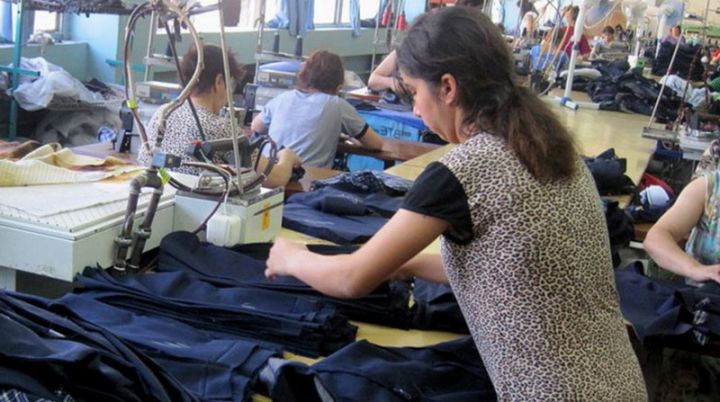 Nazirlik 4 şirkətdən 24 milyon manatlıq geyimlər aldı