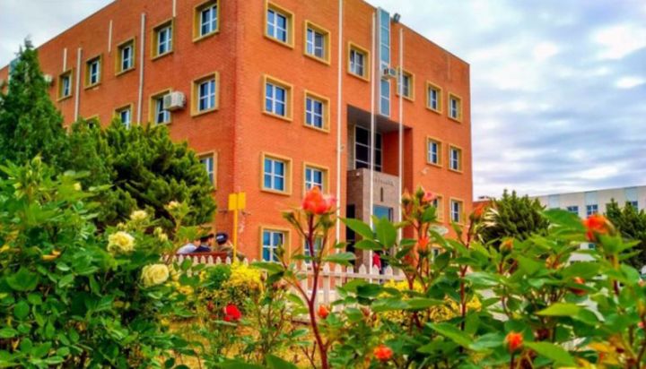 BMU-dan "ingilis dilində aparılan ixtisaslara qəbul dayandırılacaq" xəbərinə reaksiya