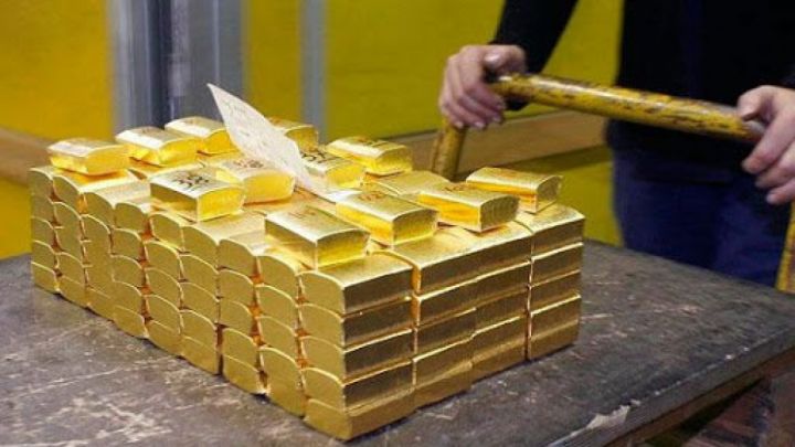 Özbəkistan yenidən qızıl satışını dayandırıb