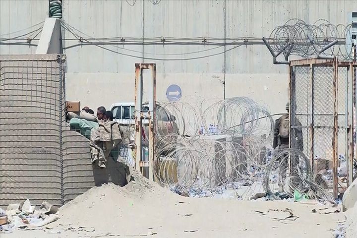 "Taliban": Kabil aeroportunda partlayışda 13 nəfər həlak olub