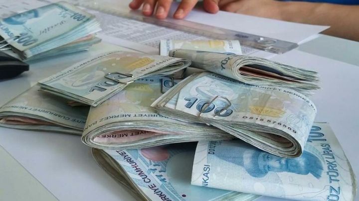 Türk Lirəsi sürətlə ucuzlaşmaqda davam edir - REKORD YENİLƏNDİ