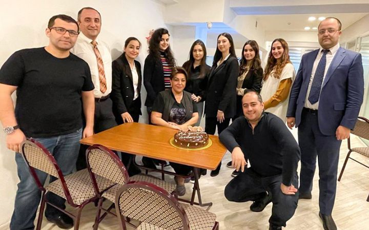 Ad günlərində işçilər mükafatlandırılır!