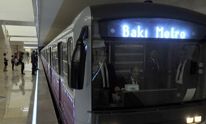 Bu gecə metronun iş vaxtı bir saat uzadılacaq
