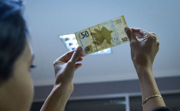Azərbaycanda tədavüldə 10 və 50 manatlıqlar çatışmır - GƏRGİNLİK YARANIB