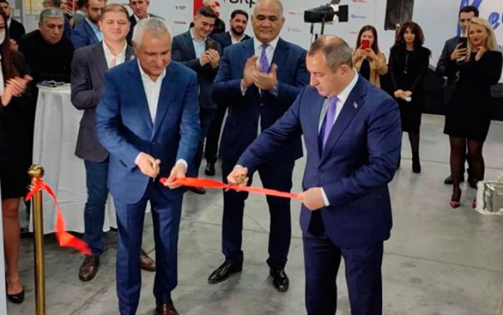 Azərbaycana analoqu olmayan etiket və qablaşdırma çapı avadanlığı gətirildi