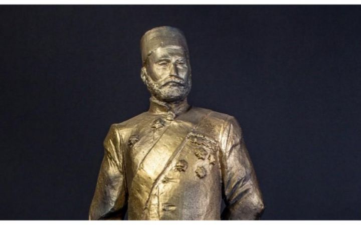 Bakıda Hacı Zeynalabdin Tağıyevin heykəli quraşdırılır