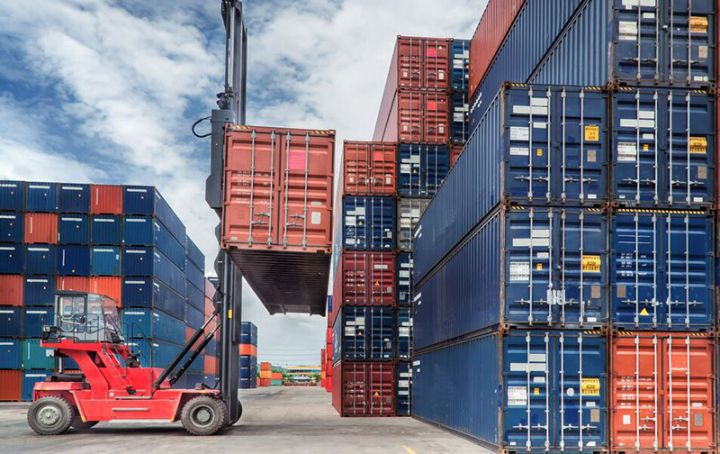 Ötən il Azərbaycanın idxalı 12 milyard dollara yaxın olub