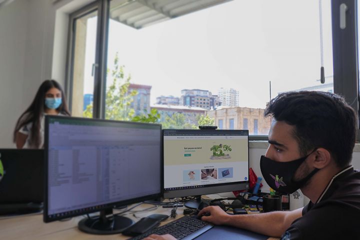 AccessBank-da yay təcrübə proqramı davam edir