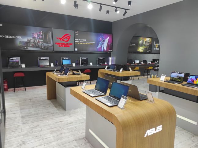 Yeni güclü noutbuklar Bakıda satışa çıxarılıb