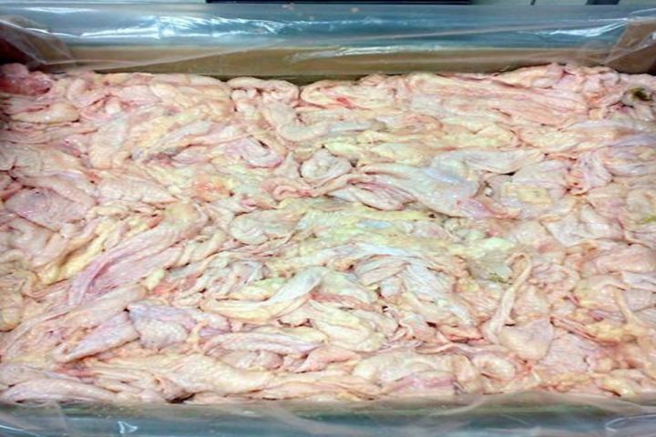 2 şirkətin Rusiyadan gətirdiyi toyuq dərisi istehlak üçün yararsız çıxdı