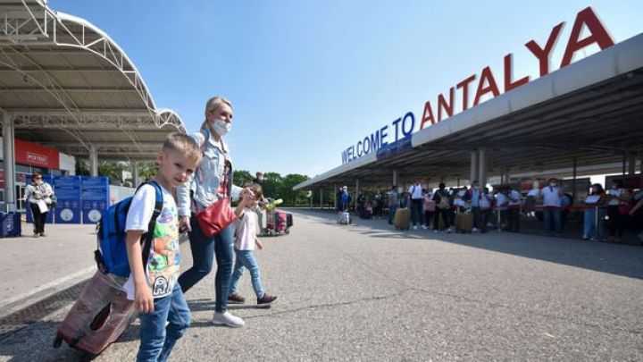 "Ukrayna ilə Rusiya arasında müharibə ilə Türkiyə turizmi  30 faiz itirəcək"