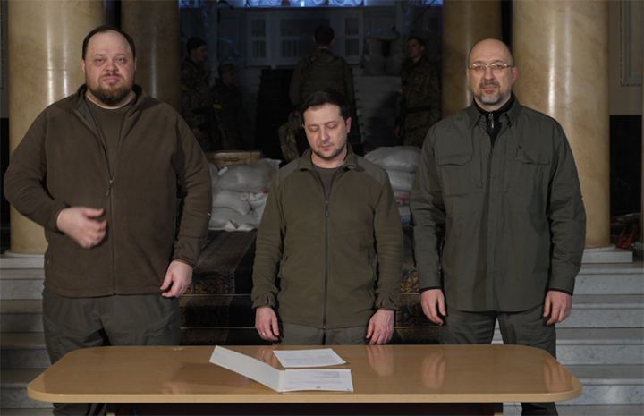 Zelenski Ukraynanın Avropa İttifaqına üzvlüyü üçün ərizə imzaladı