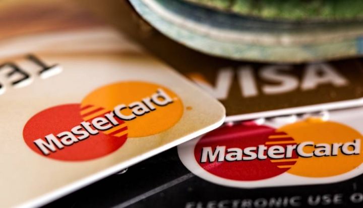 Mastercard sanksiyalara görə bir neçə Rusiya bankını ödəniş sistemindən çıxıarıb