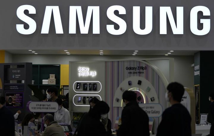 Samsung Rusiyaya telefon və çiplərin göndərilməsini dayandırır