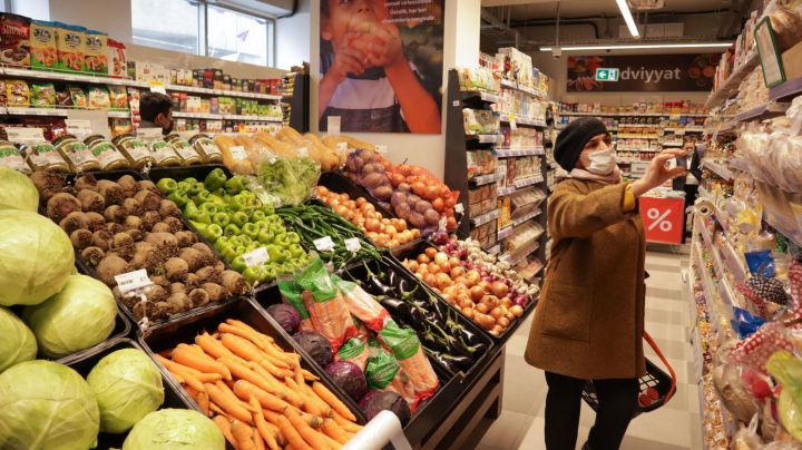 10 milyard manatı "yeyib-içdik"