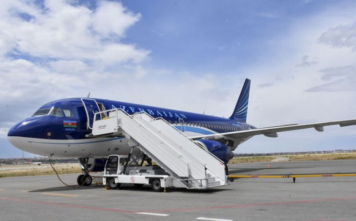 COVID-19-a yoluxan təyyarə ekipajı ilə təmasda olan işçilər test verməyəcək