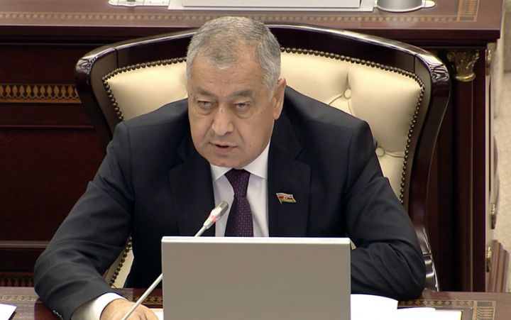 Deputat: "Baş nazirin və nazirlərin Qubada villaları var, gedəndə o yolu görmürlər!"