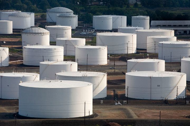 Hindistan bazara 120 milyon barel neft göndərmək qərarını alqışlayır