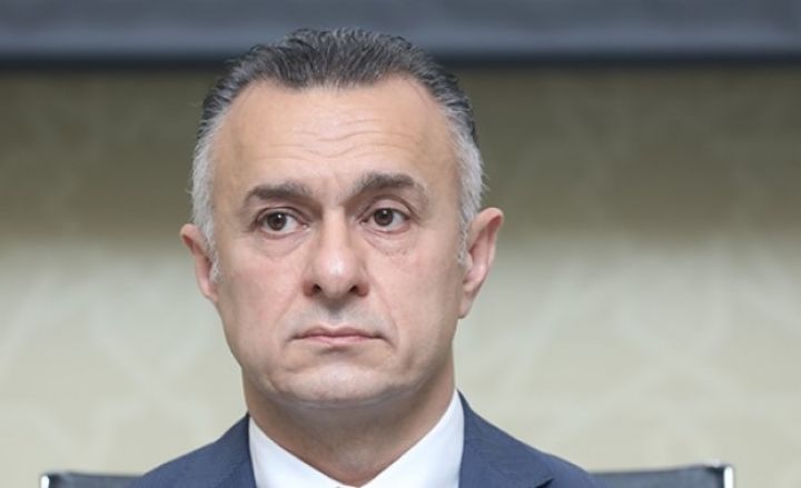 Nazirdən "qapalı məkanlarda maska tələbilə" bağlı açıqlama