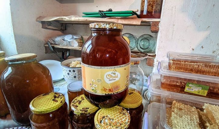 “Sırf müalicəvi çiçəklərdən toplandığına görə 40-50 manata satırıq”