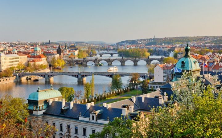 AZAL-dan Praqaya uçuşlar ilə bağlı açıqlama