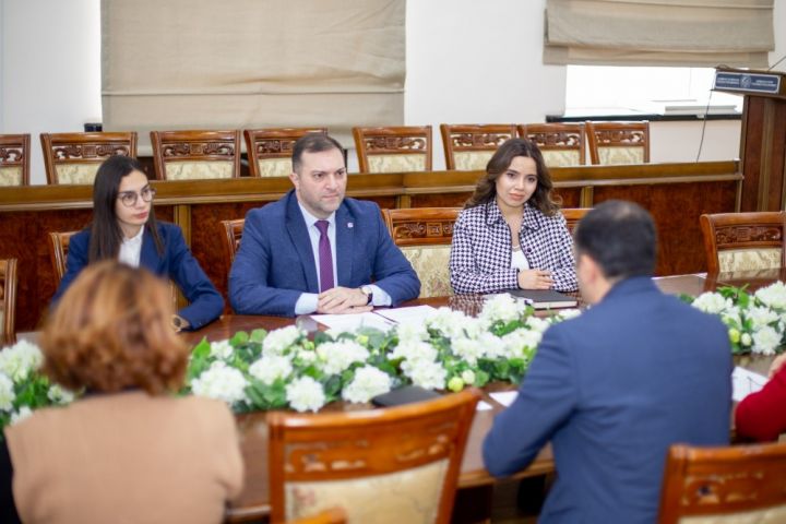 “Azərbaycan Dövlət İqtisad Universiteti” və “AFB Bank” arasında “Əməkdaşlıq Memorandumu” imzalanıb