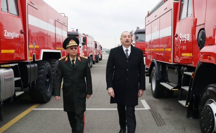 Əliyev yeni alınmış xüsusi təyinatlı texnikalar və avtomobillər ilə tanış oldu