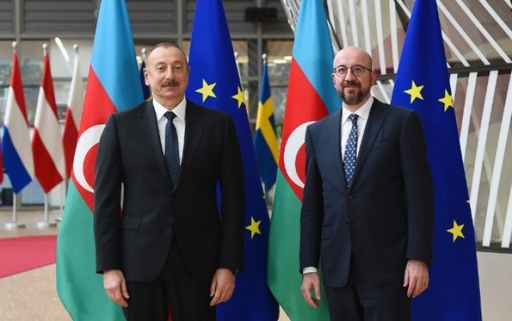 Şarl Mişel İlham Əliyevə zəng etdi