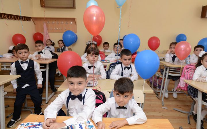 Nazir: "Direktorun ixtiyarı yoxdur ki, şagirdi forma geyinməyə məcbur etsin"