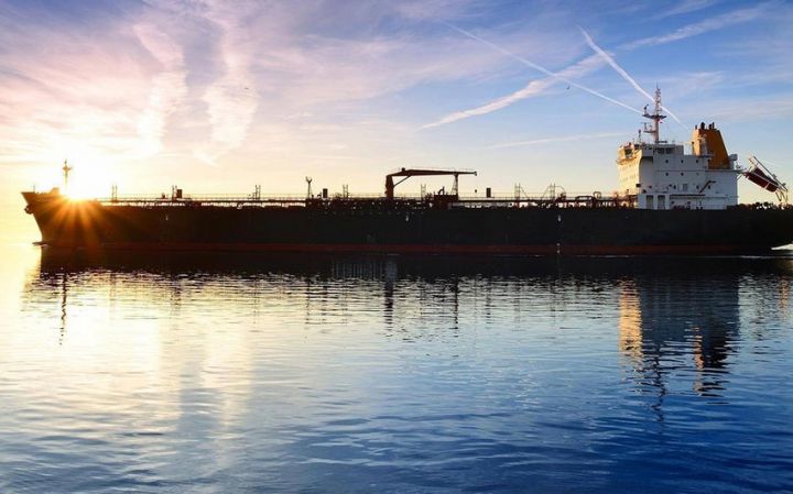 “Bloomberg”: “Rusiya neftini daşıyan tanker radarlardan itib”