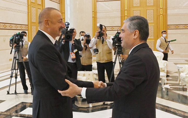 İlham Əliyev Qurbanqulu Berdiməhəmmədovla görüşüb