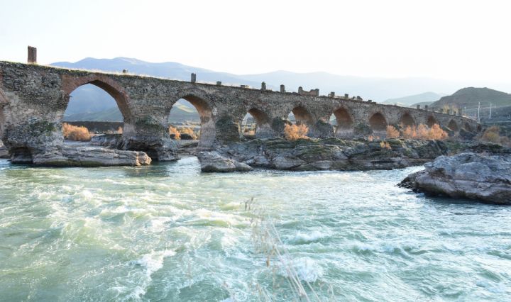 Azərbaycan və İran Xudafərin körpüsünü birgə bərpa edə bilər