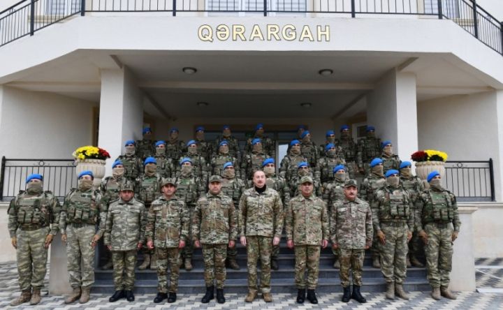 Prezident Əliyev Füzulidə hərbi hissədə yaradılan şəraitlə tanış olub