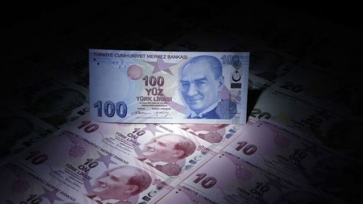 "Türkiyədə seçkidə kimin qalib gəlməsindən asılı olmayaraq, ilk mərhələdə dollar bahalaşacaq, lirə ucuzlaşacaq"