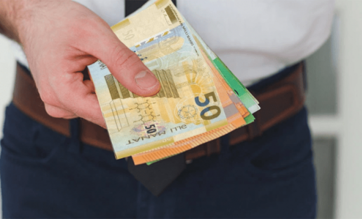 Azərbaycanda yaşayış minimumu 15 manat artırılır -  300 manat olacaq