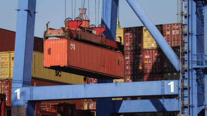 Türkiyənin xarici ticarət kəsiri 56 milyard dolları keçdi