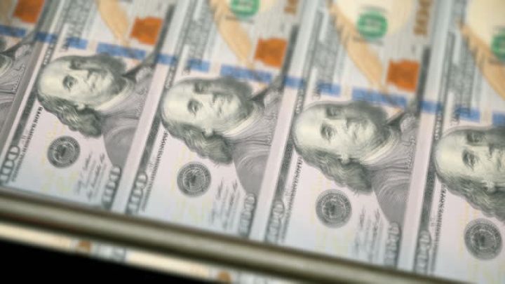 Bankların dollara tələbi rekord aşağı səviyyəyə düşdü