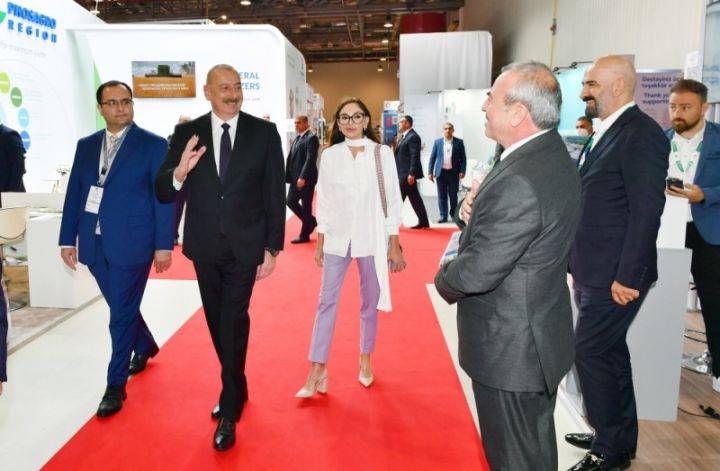 Prezidenti və birinci xanım Bakıda sərgilər ilə tanış olublar