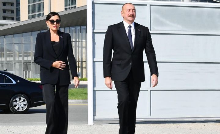 Prezident və birinci xanım inşası davam etdirilən Zəfər parkında olublar