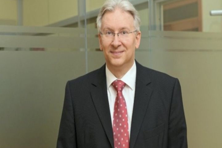 Dövlət şirkətinin baş direktoru səhhətinə görə vəzifəsindən ayrılıb