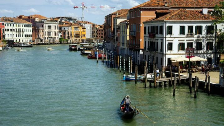 İtaliyada turist vergisi 25 avroya qədər artırıla bilər