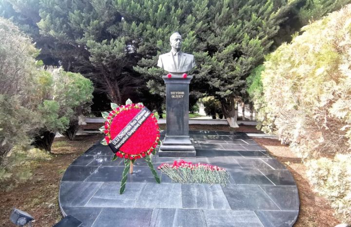 Hacıqabul Quşçuluq Şirkətində Ulu Öndərin əziz xatirəsi anılıb