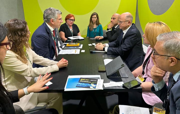 Azərbaycan xarici şirkətlə “Yaşıl hidrogen”dən əldə edilən elektrik təbii qazı (e-NG) üzrə əməkdaşlığı müzakirə edib