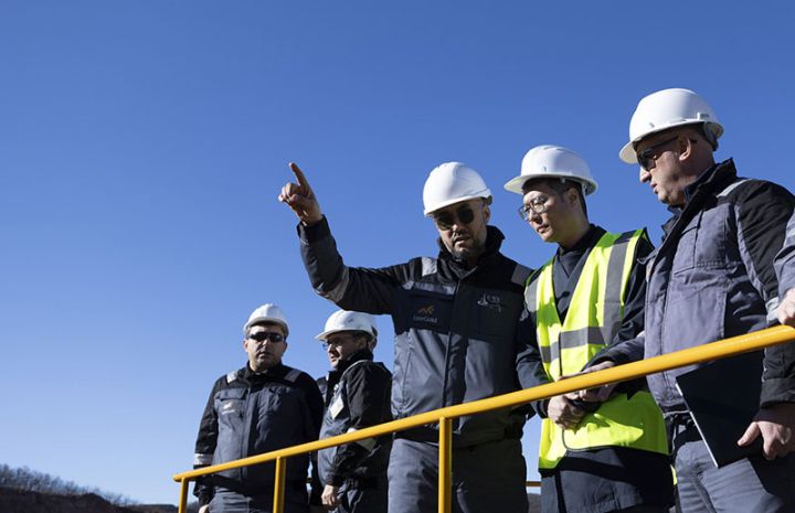 Çinin telekommunikasiya texnologiyaları şirkətinin nümayəndələri ÇİRES-ə səfər edib