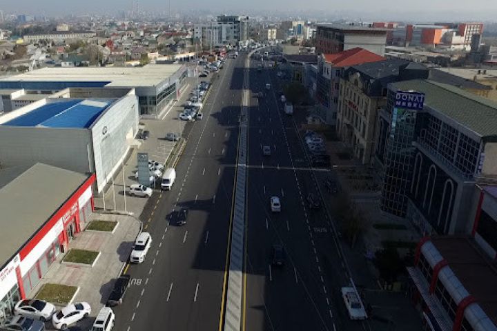 Agentlik sədri: Babək prospektində mağazaların yol probleminin həlli ilə bağlı layihə hazırlanır