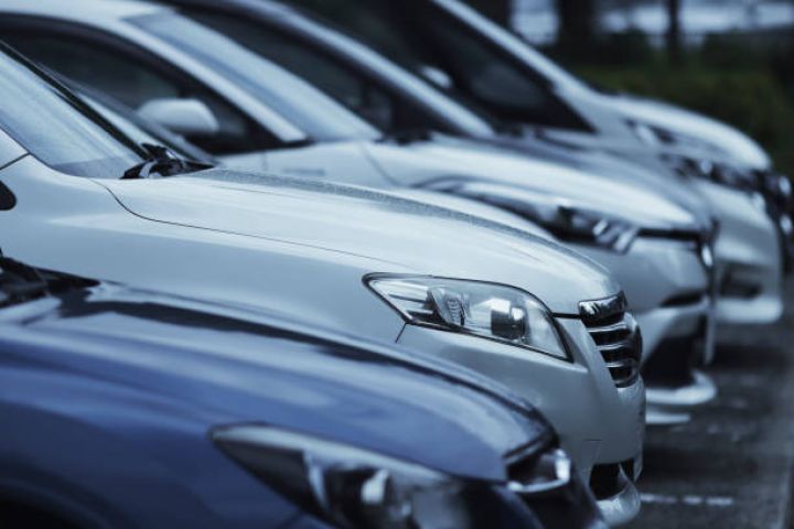 Mərkəzi Bankın avtomobilləri hərraca çıxarılır - QİYMƏTLƏR