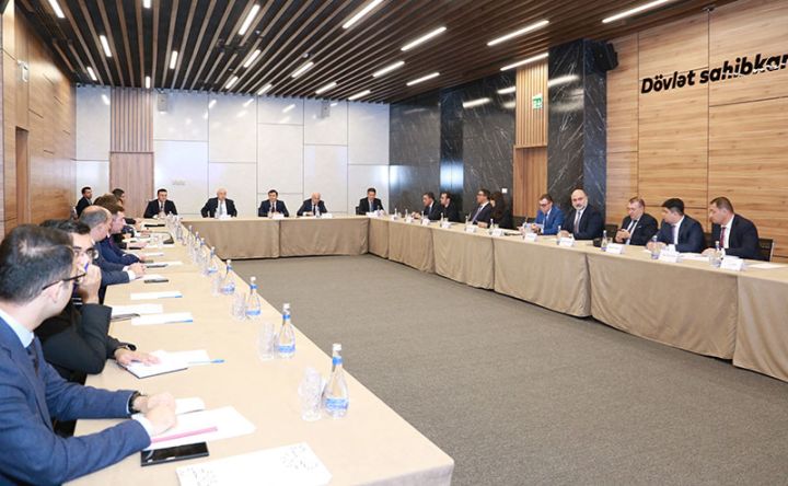 Biznes mühiti ilə bağlı sahibkarların və maraqlı tərəflərin məlumatlılıq səviyyəsinin artırılması müzakirə olunub