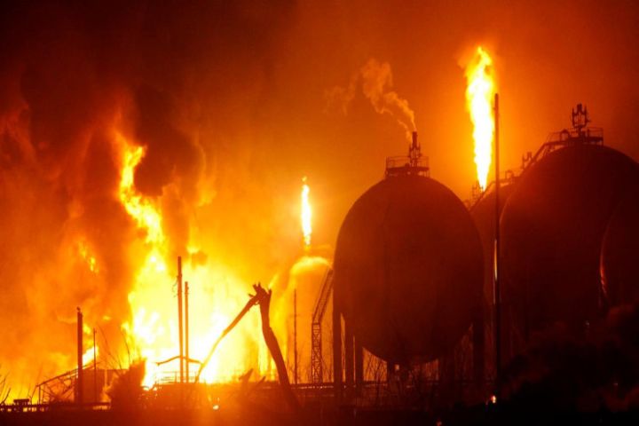 SOCAR, zavodunda qeydə alınan yanğın barədə məlumat yaydı - YENİLƏNİB