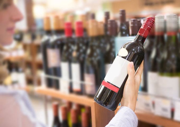 "Aksiz vergisi 4,8 manat olan araq 1-3 manata satılır"